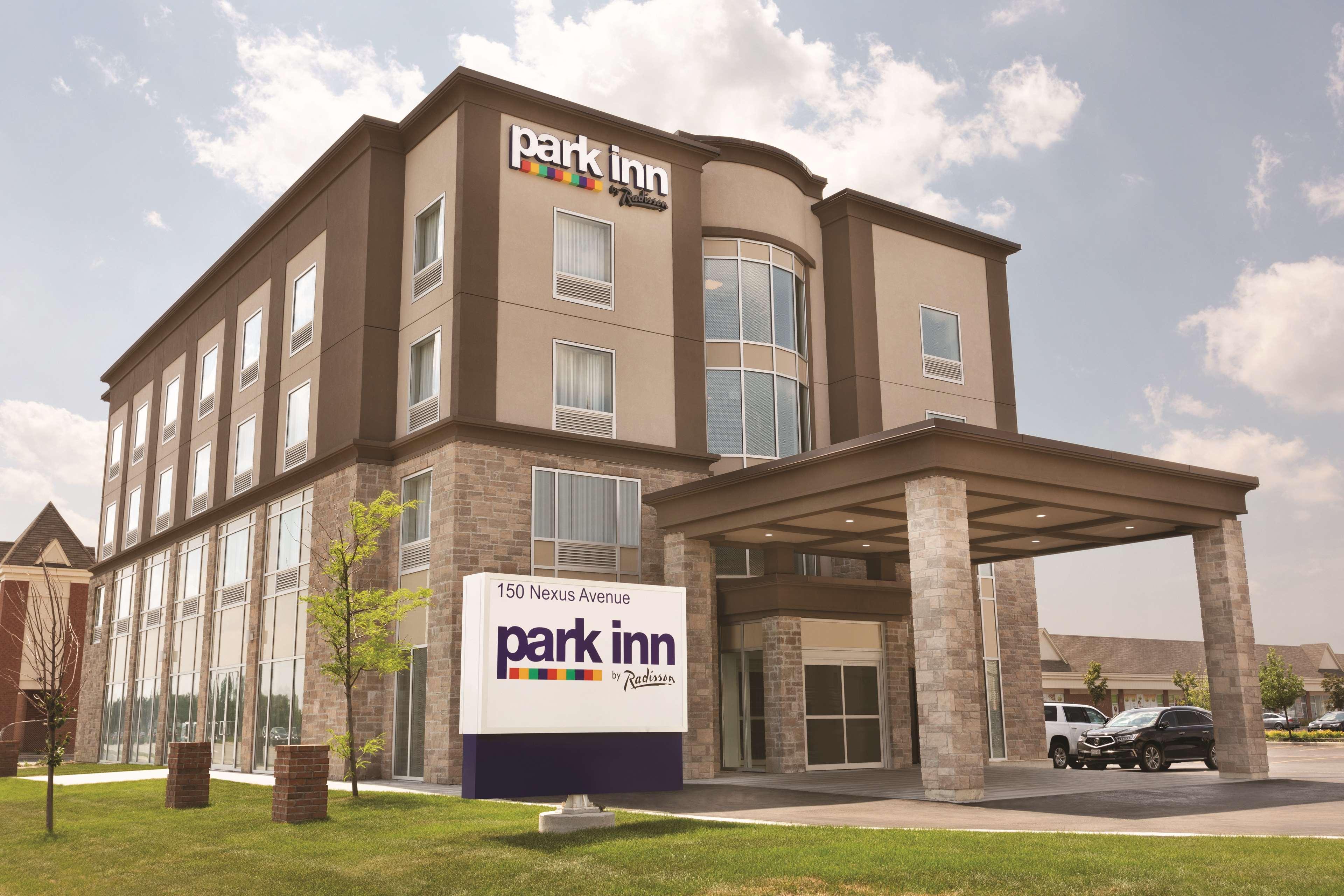 Park Inn By Radisson Brampton, On Buitenkant foto